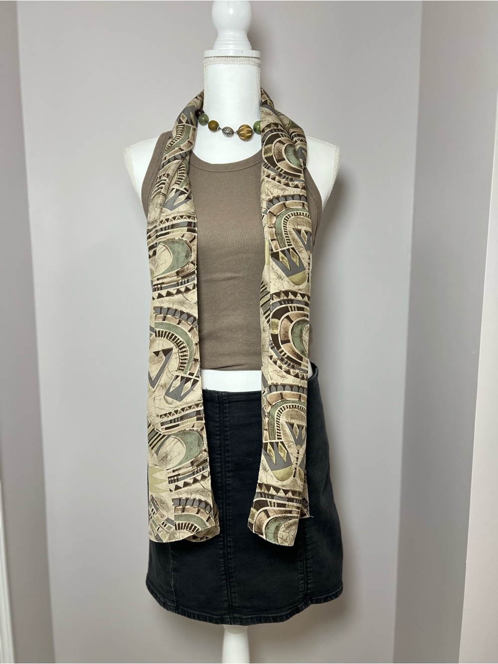 Vintage 80s/90s 100% Silk Horseshoe Abstract Scarf Boho Equestrian 🐎🤍 - Picture 2 of 10